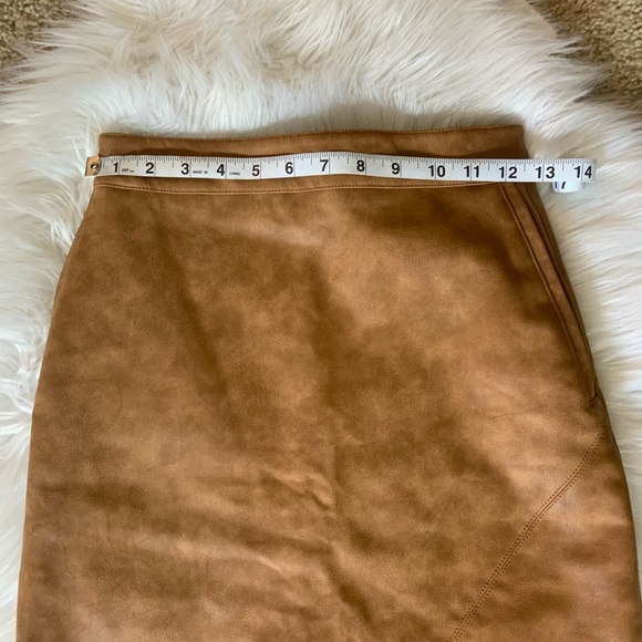 HOUSE of CB Tan Leatherette Pencil Skirt XS - Picture 7 of 13